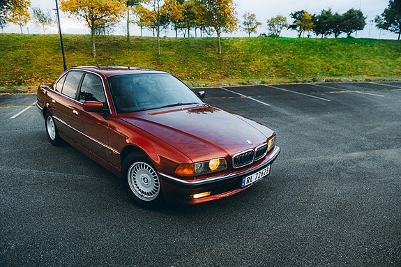 BMW 730i 2 of 30