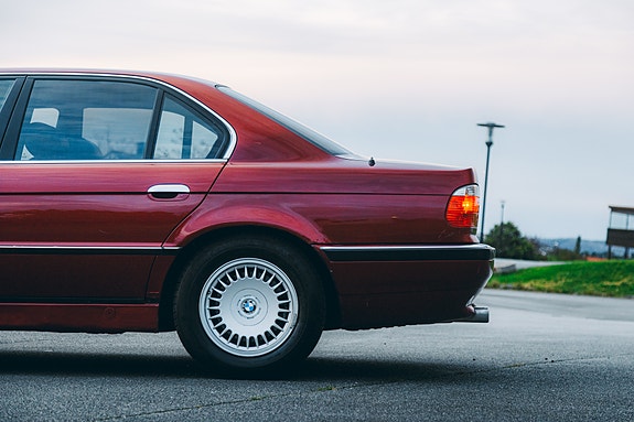 BMW 730i 10 of 30