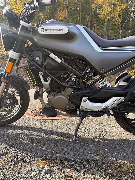 Husqvarna Svartpilen 125 21 of 30