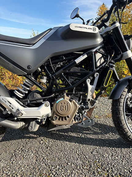 Husqvarna Svartpilen 125 14 of 30