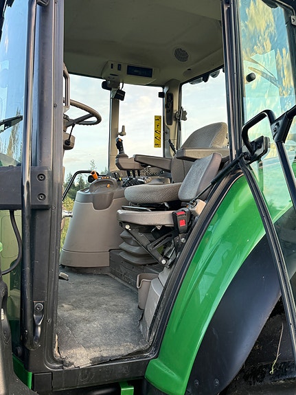 John Deere 6120M 8 of 8