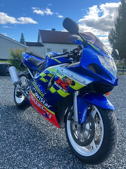 Suzuki GSX-R 600 2 of 7