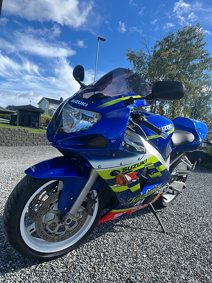 Suzuki GSX-R 600 3 of 7