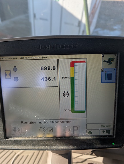 John Deere T670 3 of 7