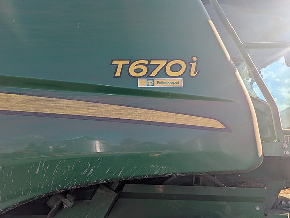 John Deere T670 7 of 7