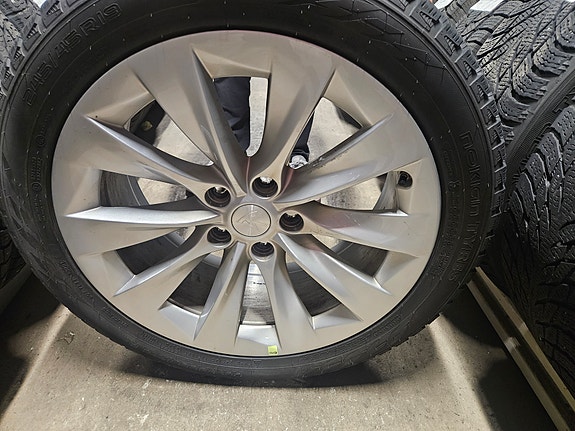 Tesla Model S 5 of 14