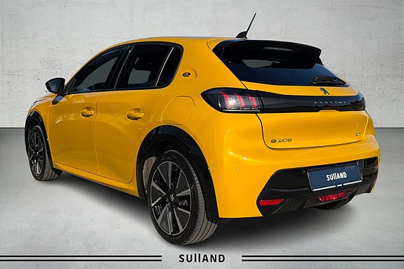 Peugeot e-208 6 of 24