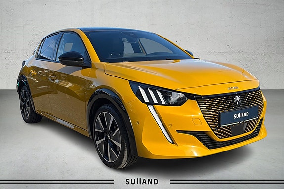 Peugeot e-208 3 of 24