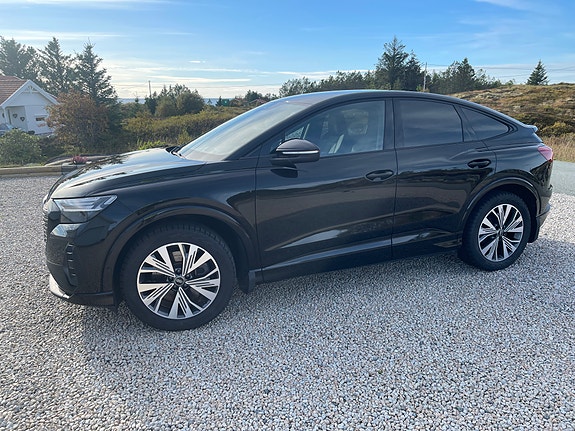 Audi Q4 e-tron 4 of 25