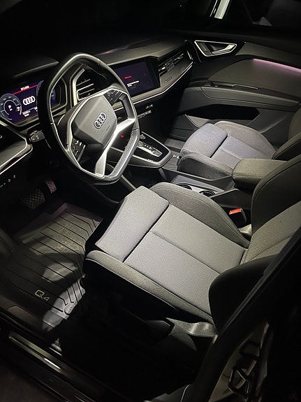 Audi Q4 e-tron 12 of 25