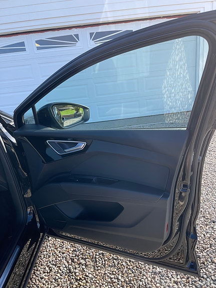 Audi Q4 e-tron 10 of 25