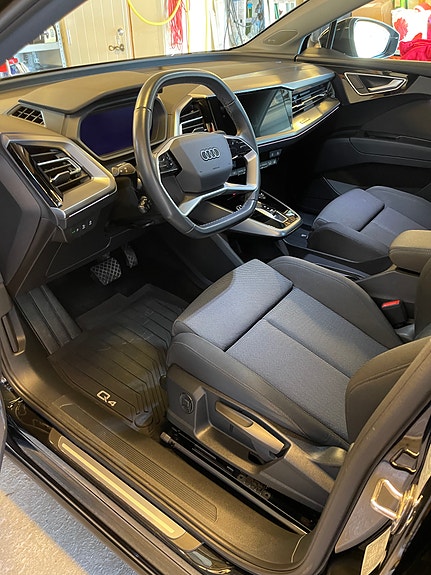 Audi Q4 e-tron 13 of 25