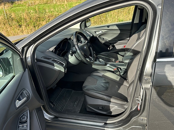 Ford Focus 11 of 30