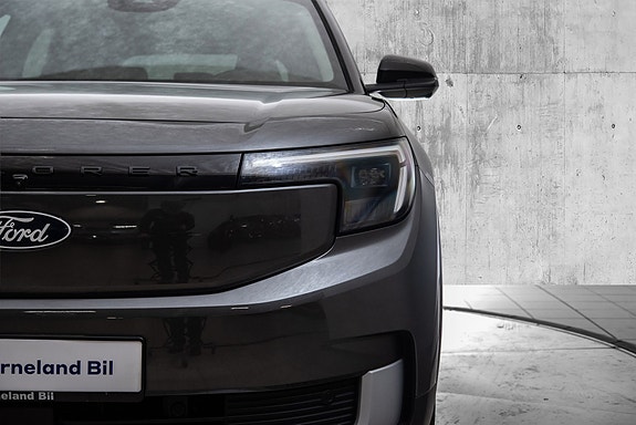 Ford Explorer 9 of 24