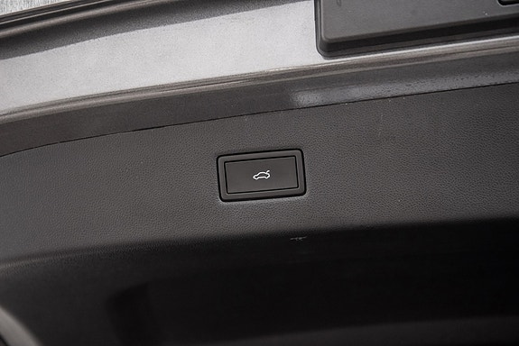 Ford Explorer 11 of 24