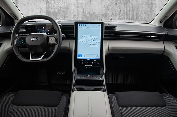 Ford Explorer 18 of 24