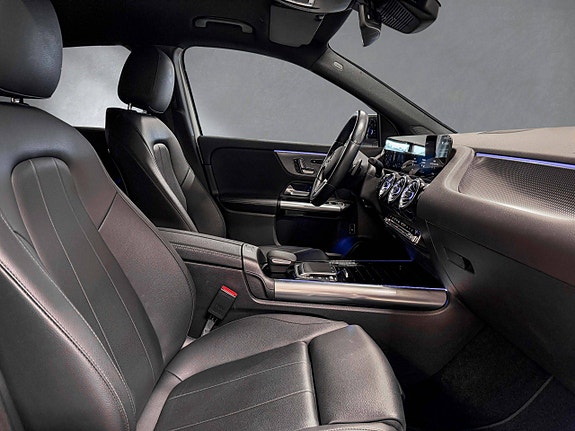 Mercedes-Benz EQA300 13 of 30