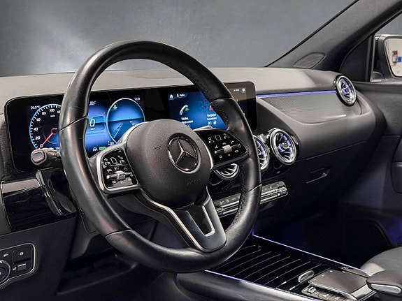Mercedes-Benz EQA300 12 of 30