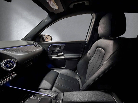 Mercedes-Benz EQA300 25 of 30