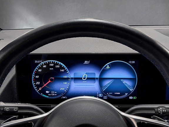 Mercedes-Benz EQA300 18 of 30