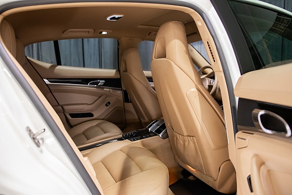 Porsche Panamera 27 of 30