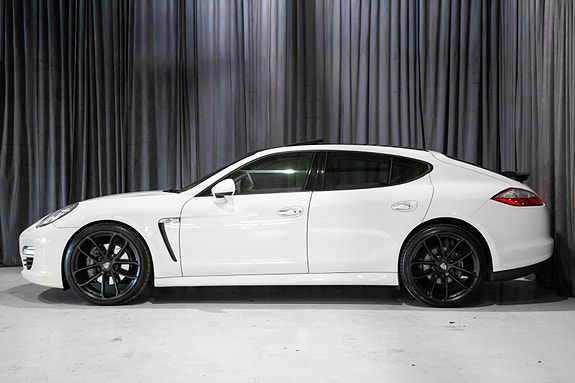 Porsche Panamera 3 of 30