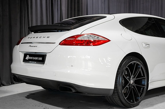 Porsche Panamera 16 of 30