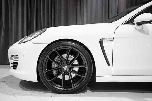 Porsche Panamera 13 of 30