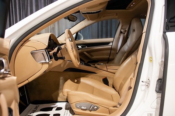 Porsche Panamera 20 of 30