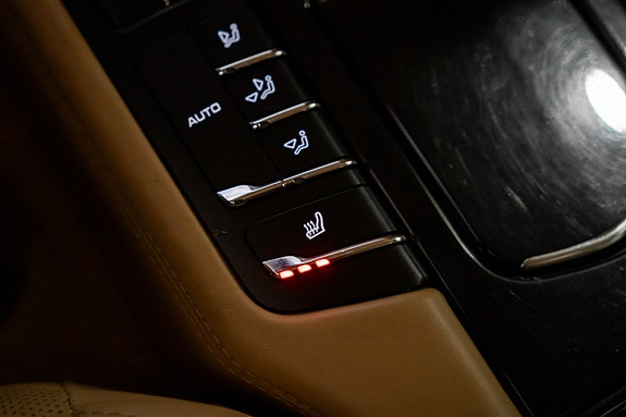 Porsche Panamera 29 of 30