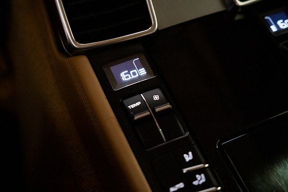 Porsche Panamera 30 of 30