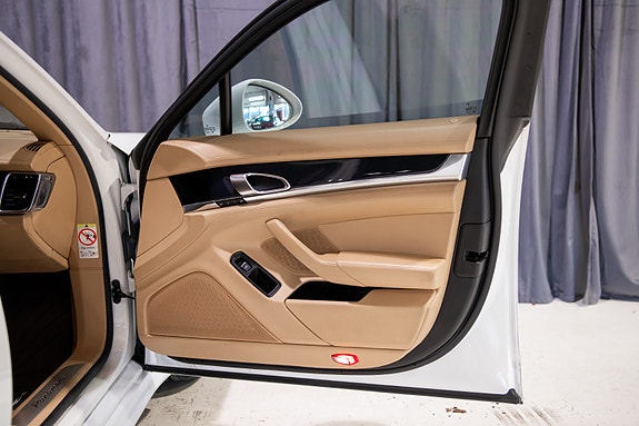 Porsche Panamera 25 of 30