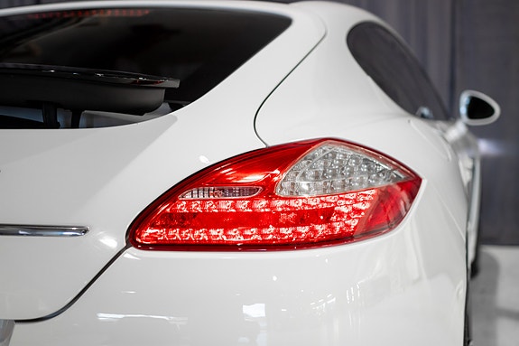 Porsche Panamera 18 of 30