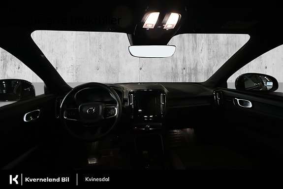 Volvo EX40 14 of 30