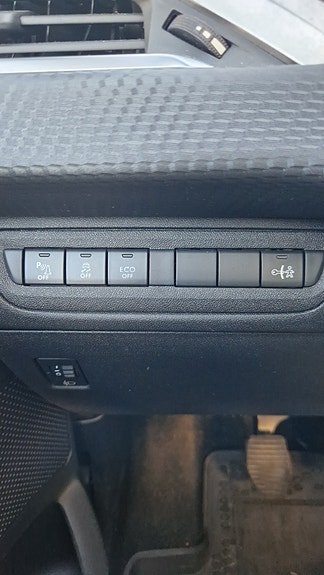 Peugeot 208 17 of 24