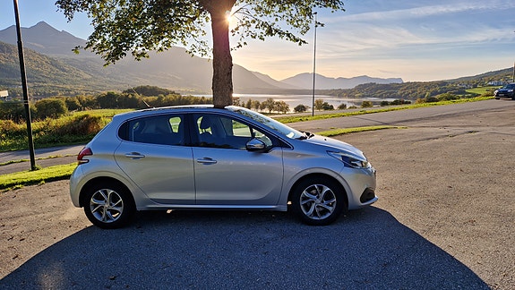 Peugeot 208 24 of 24