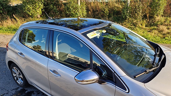 Peugeot 208 5 of 24