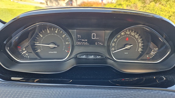 Peugeot 208 12 of 24