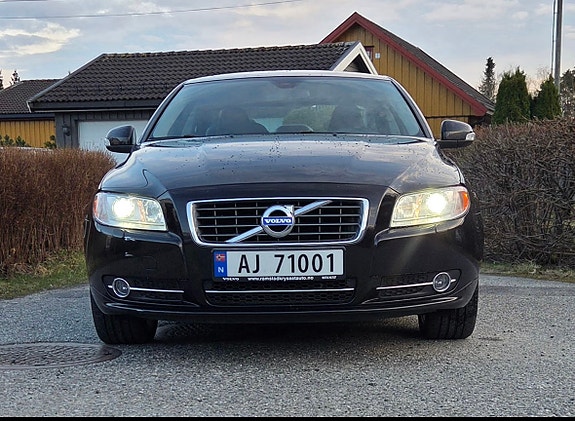 Volvo S80 2 of 17