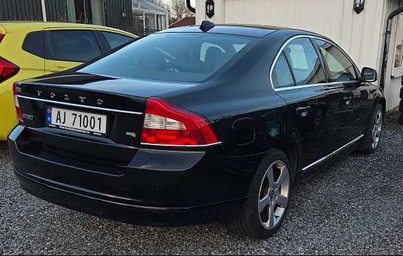 Volvo S80 4 of 17