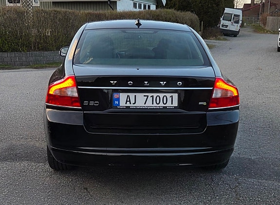 Volvo S80 12 of 17