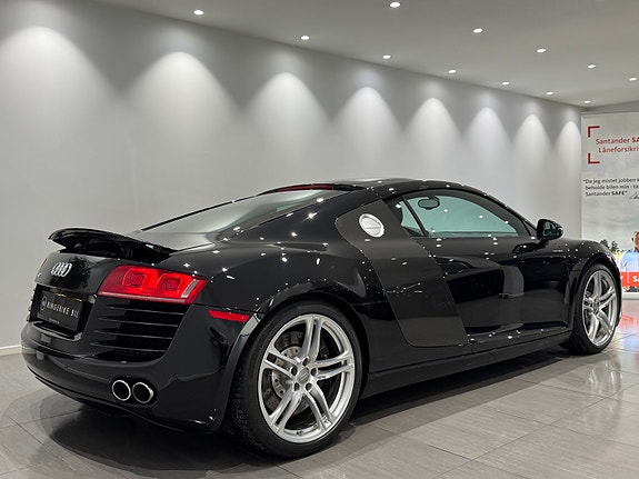 Audi R8 6 of 26