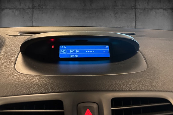 Renault Megane 16 of 17