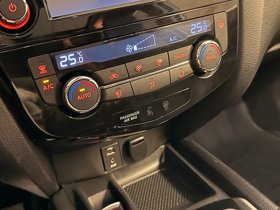 Nissan X-Trail 21 of 23