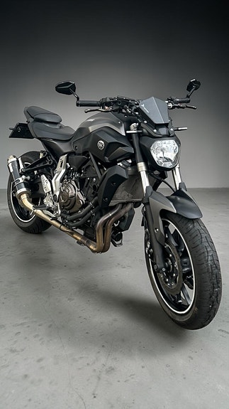 Yamaha MT-07 3 of 7