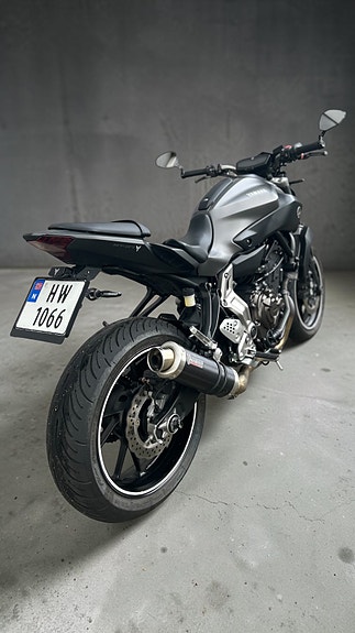 Yamaha MT-07 4 of 7