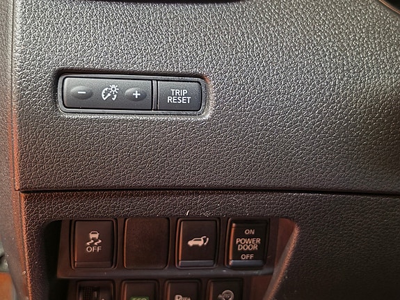 Nissan X-Trail 17 of 30