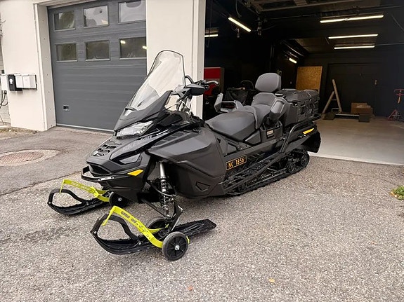 Ski-doo Expedition SE 900 ACE Turbo "kun 70 mil" 2 of 8