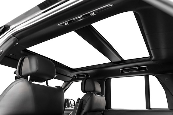 Land Rover Range Rover 18 of 30