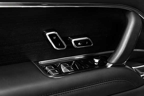 Land Rover Range Rover 16 of 30